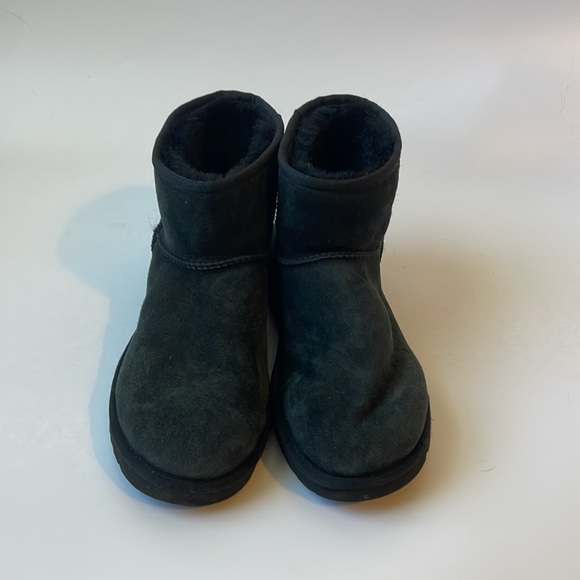 UGG Classic Mini - Picture 2 of 6